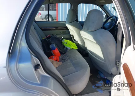 2003 Mercury Grand Marquis Gs z USA, uszkodzony, nr VIN 2MEFM74W63X671957